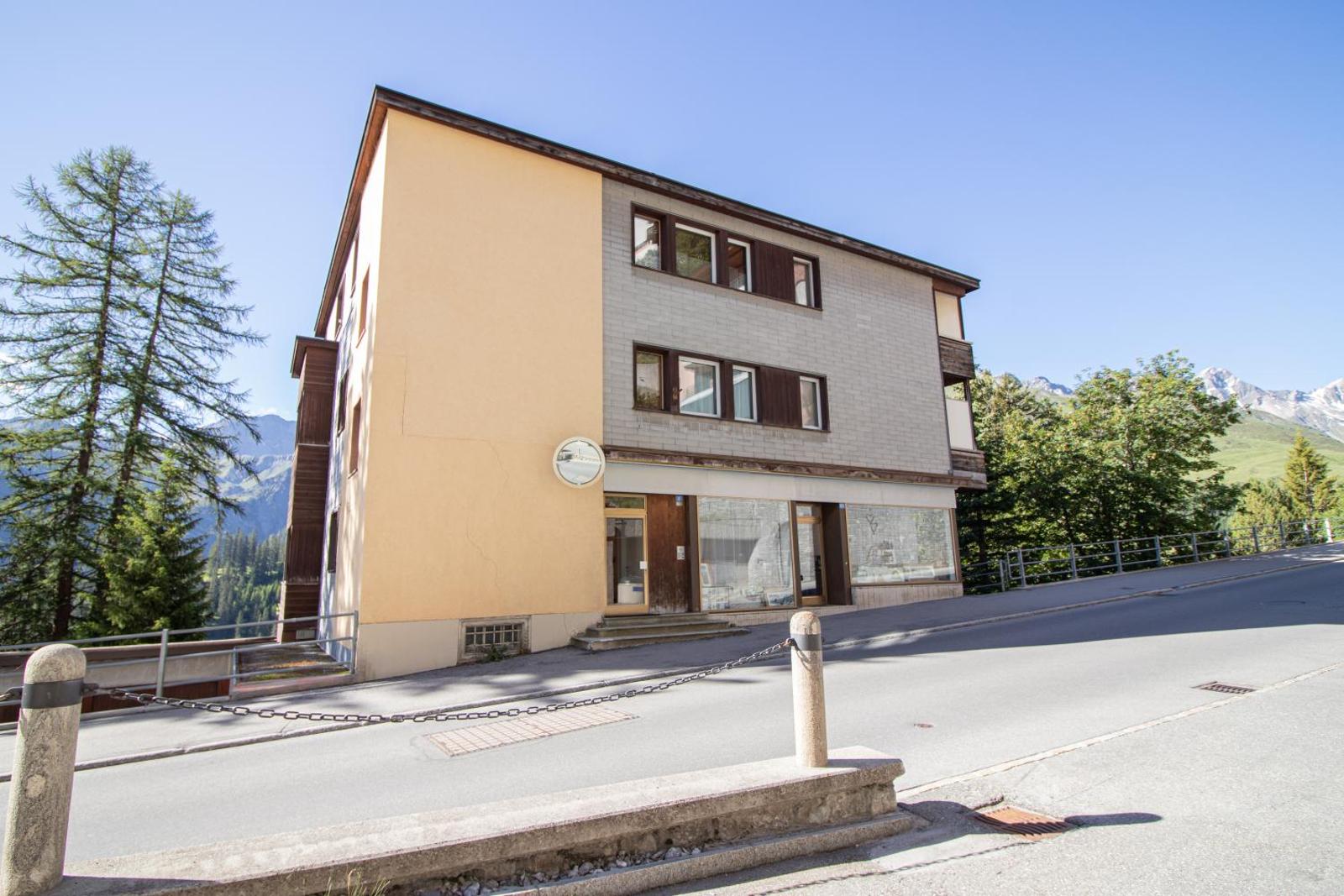 Miraflor Betty by Arosa Holiday