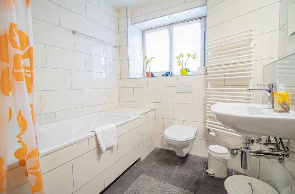 Miraflor Betty by Arosa Holiday