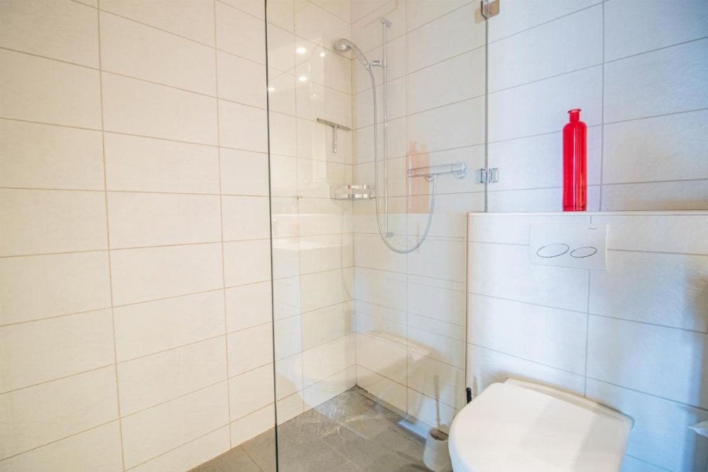 Miraflor Betty by Arosa Holiday